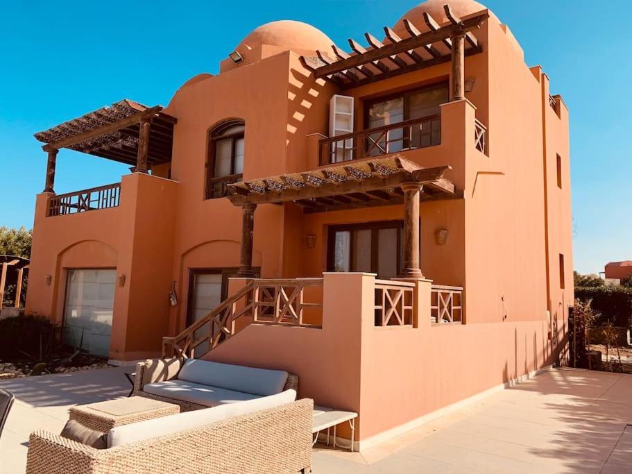 Villa 4br With Private Pool In Gouna *