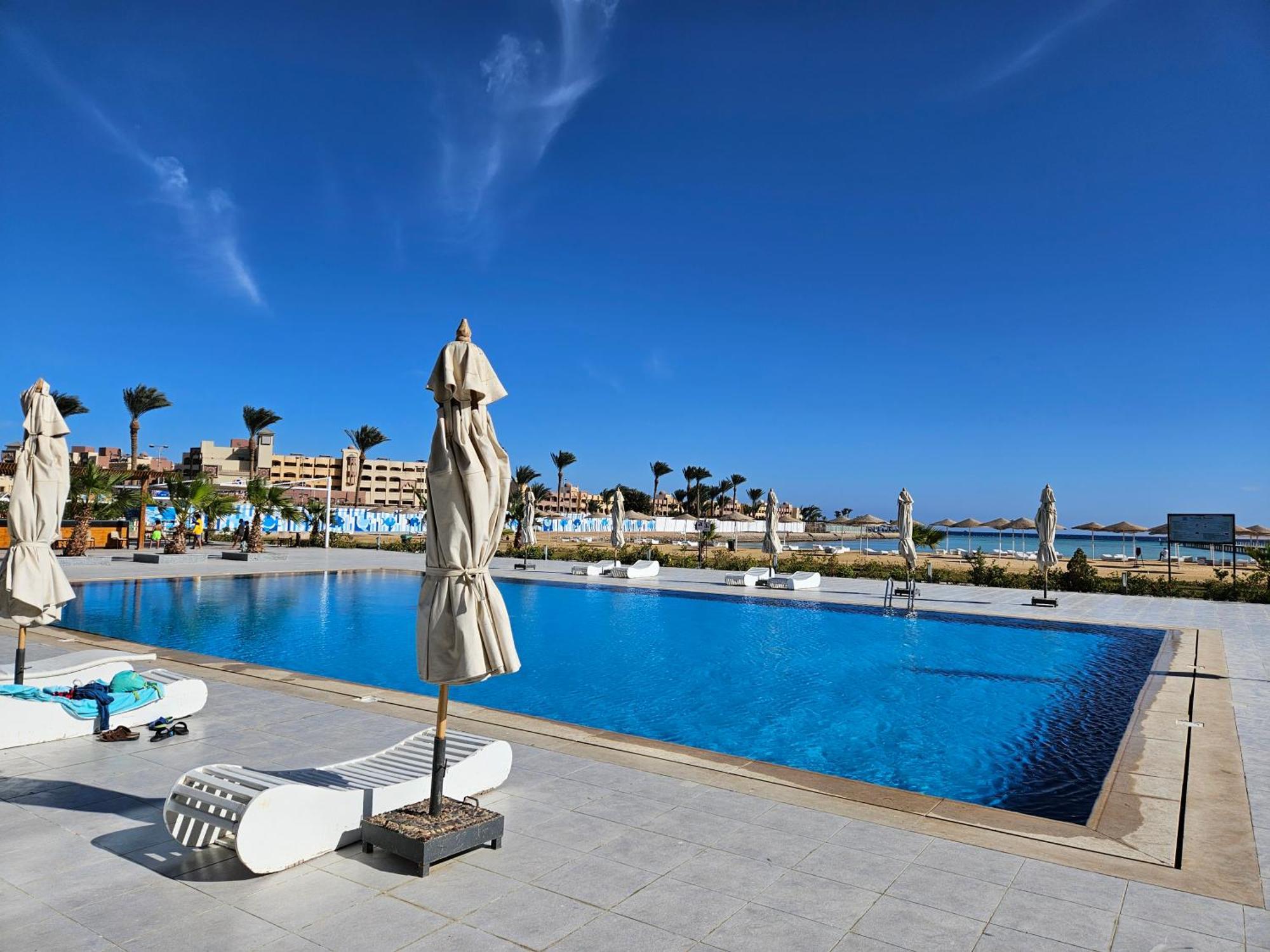 Pool View With Wi-fi, Smart Tv, 3 Pools & Access Hurghada