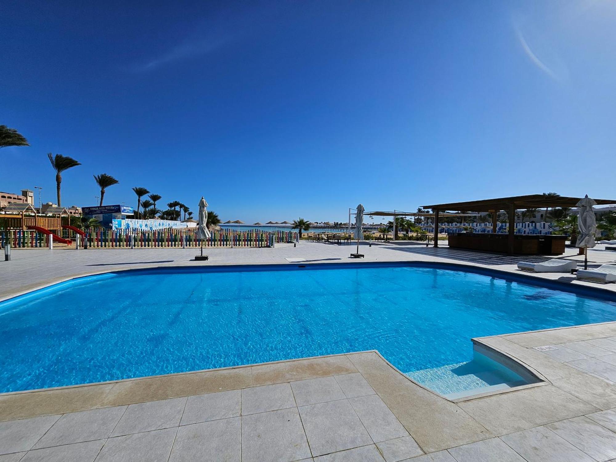 Pool View With Wi-fi, Smart Tv, 3 Pools & Access * Hurghada