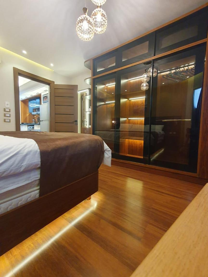 Luxury With Sea View Apartment *