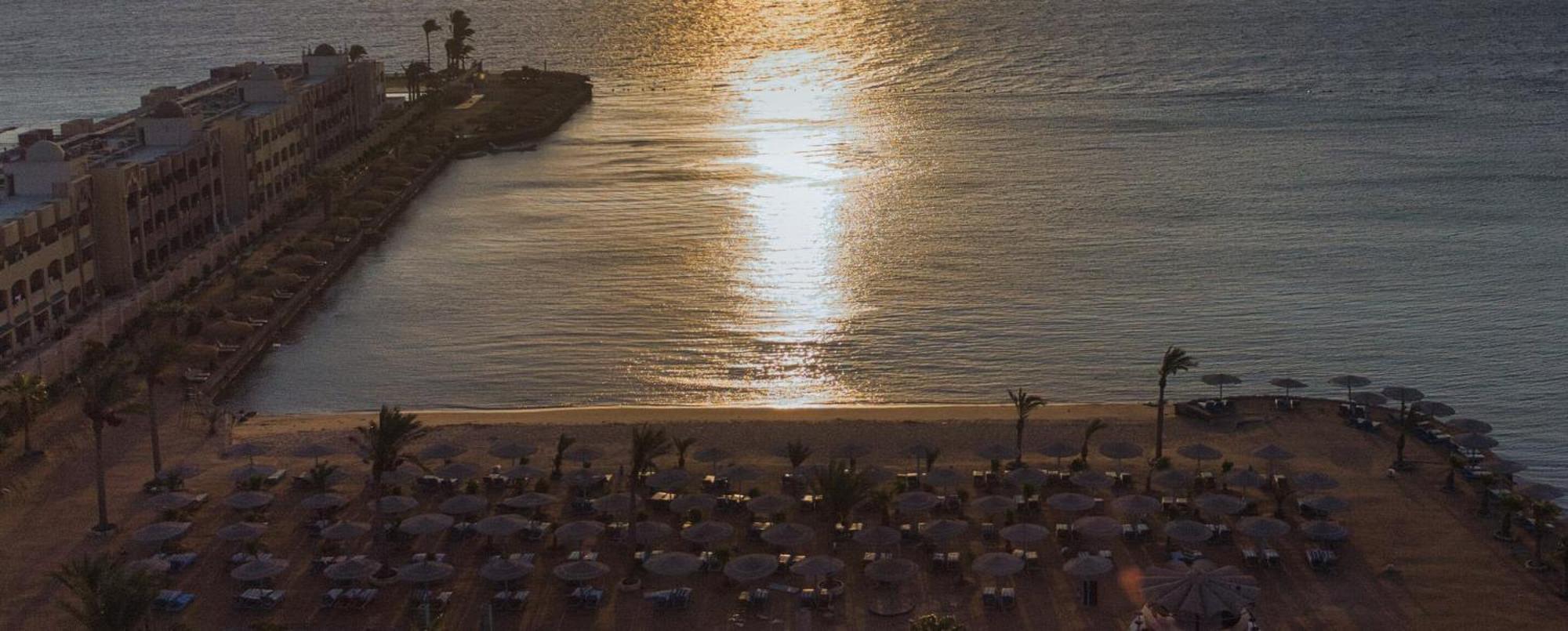 Resort Eagles Downtown Zahabia & Aqua Park