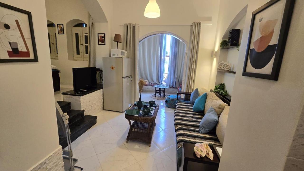 Appartement In Nubian , Behind Rihanna *