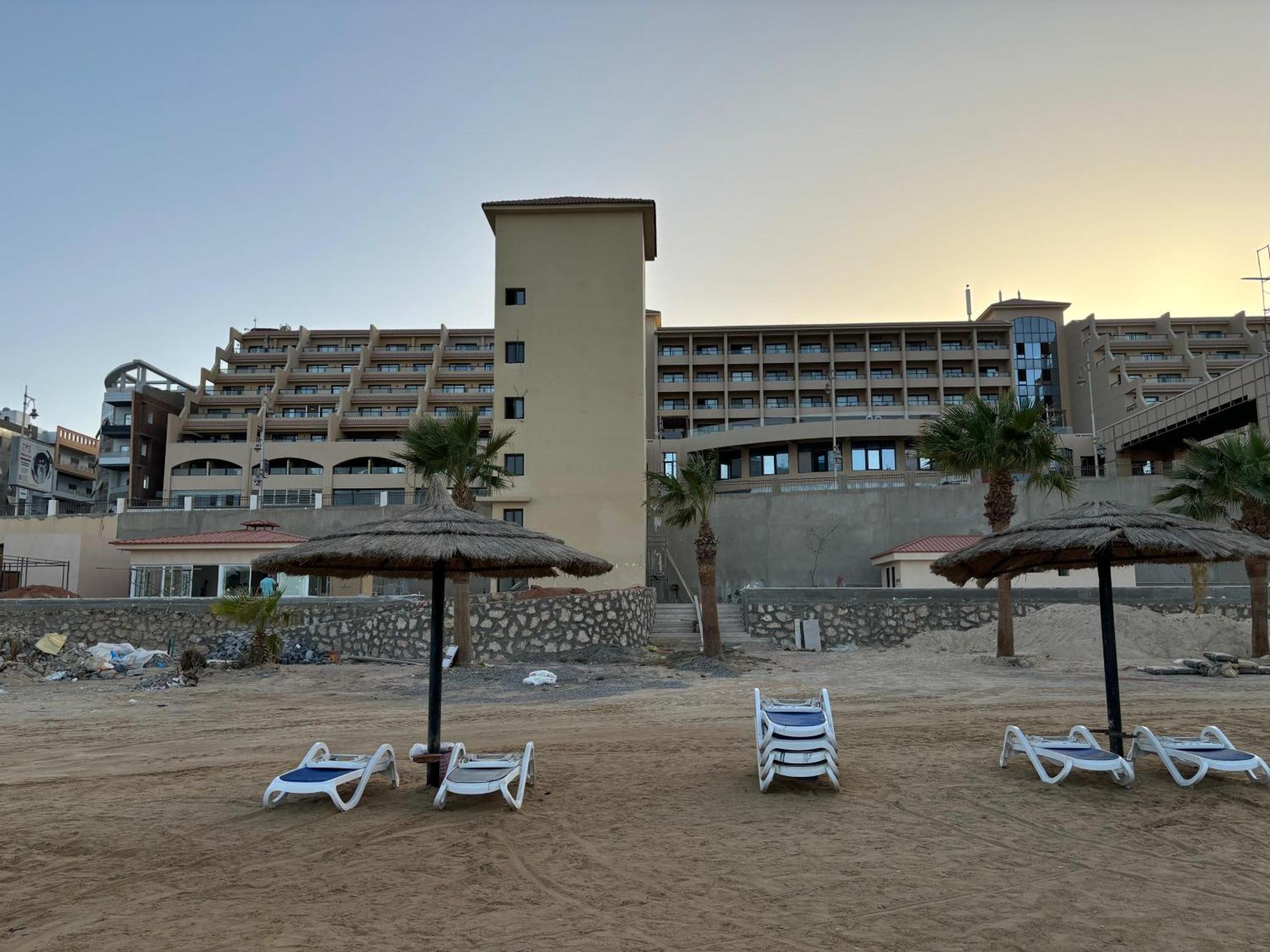With Private & Pool Apartment Hurghada