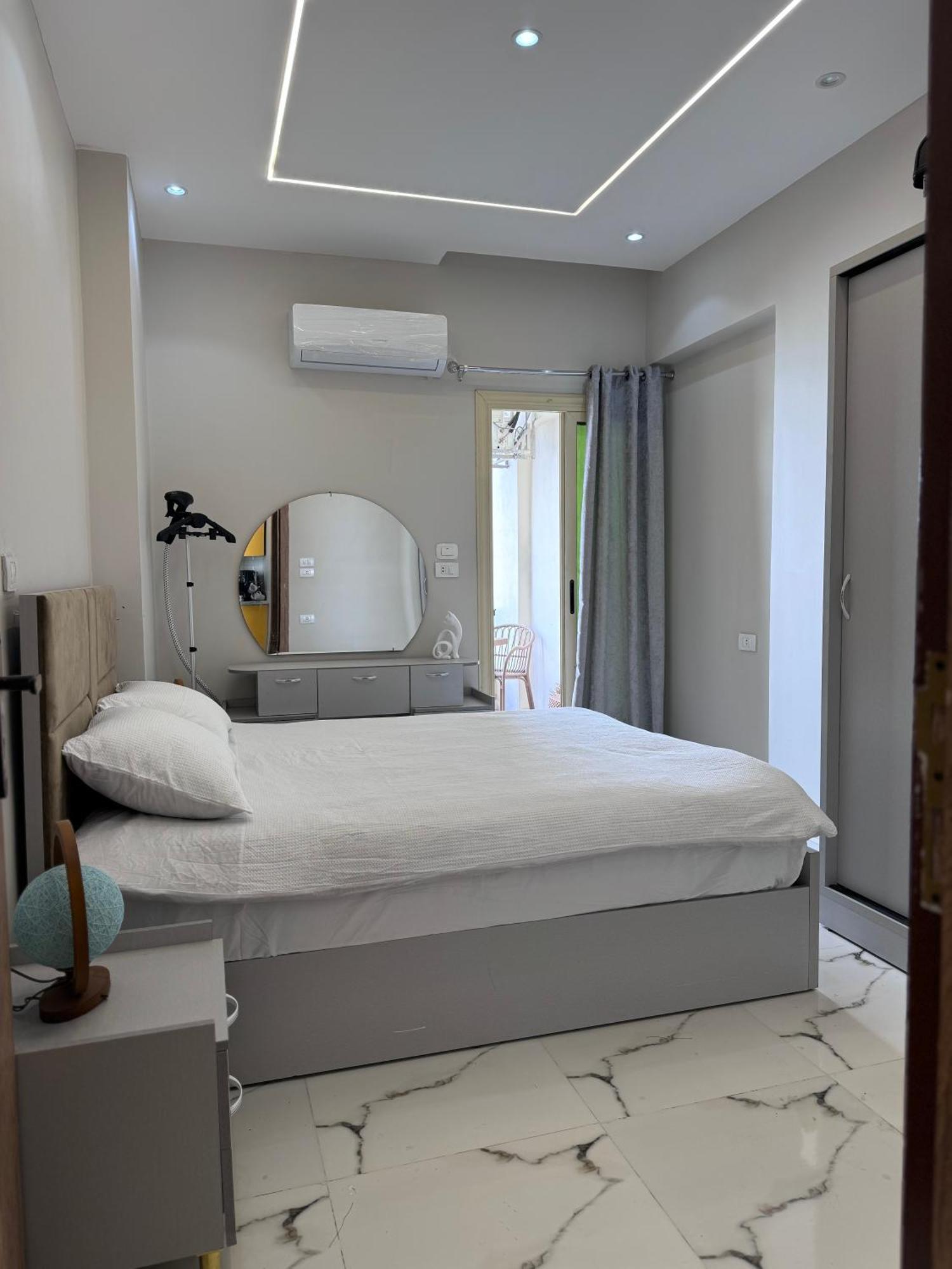 Sea Light Apartment *