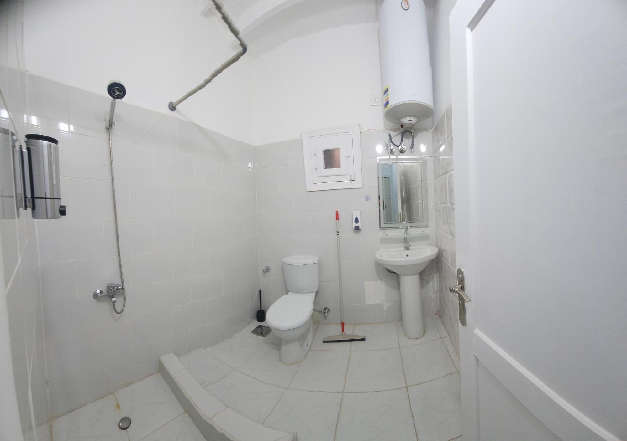 Albergue White Roof -