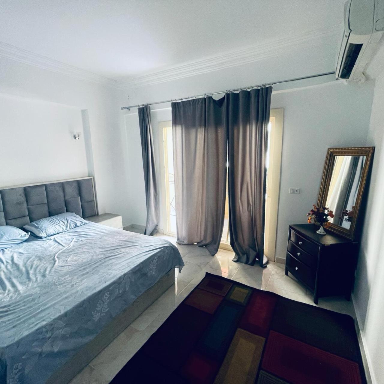 1 1 In Centre Apartment