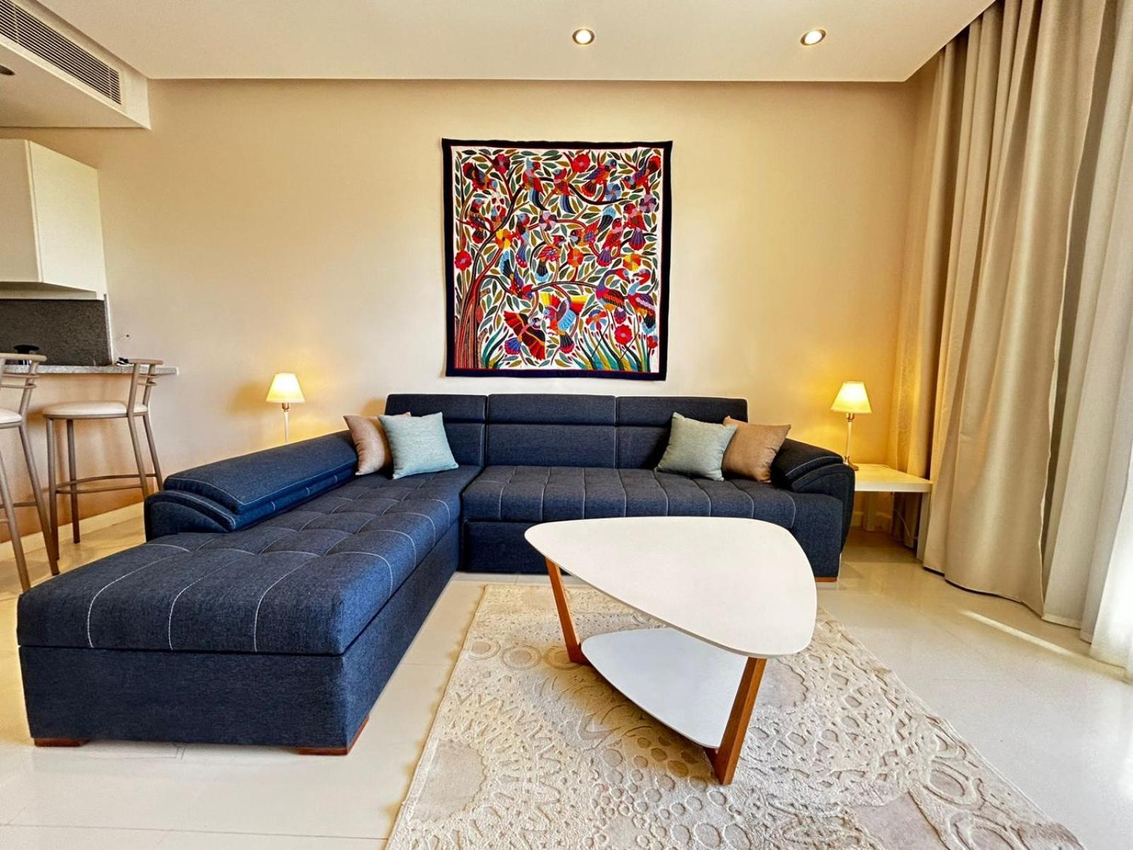 Luxury Ancient Stands One Bedroom Apartment *