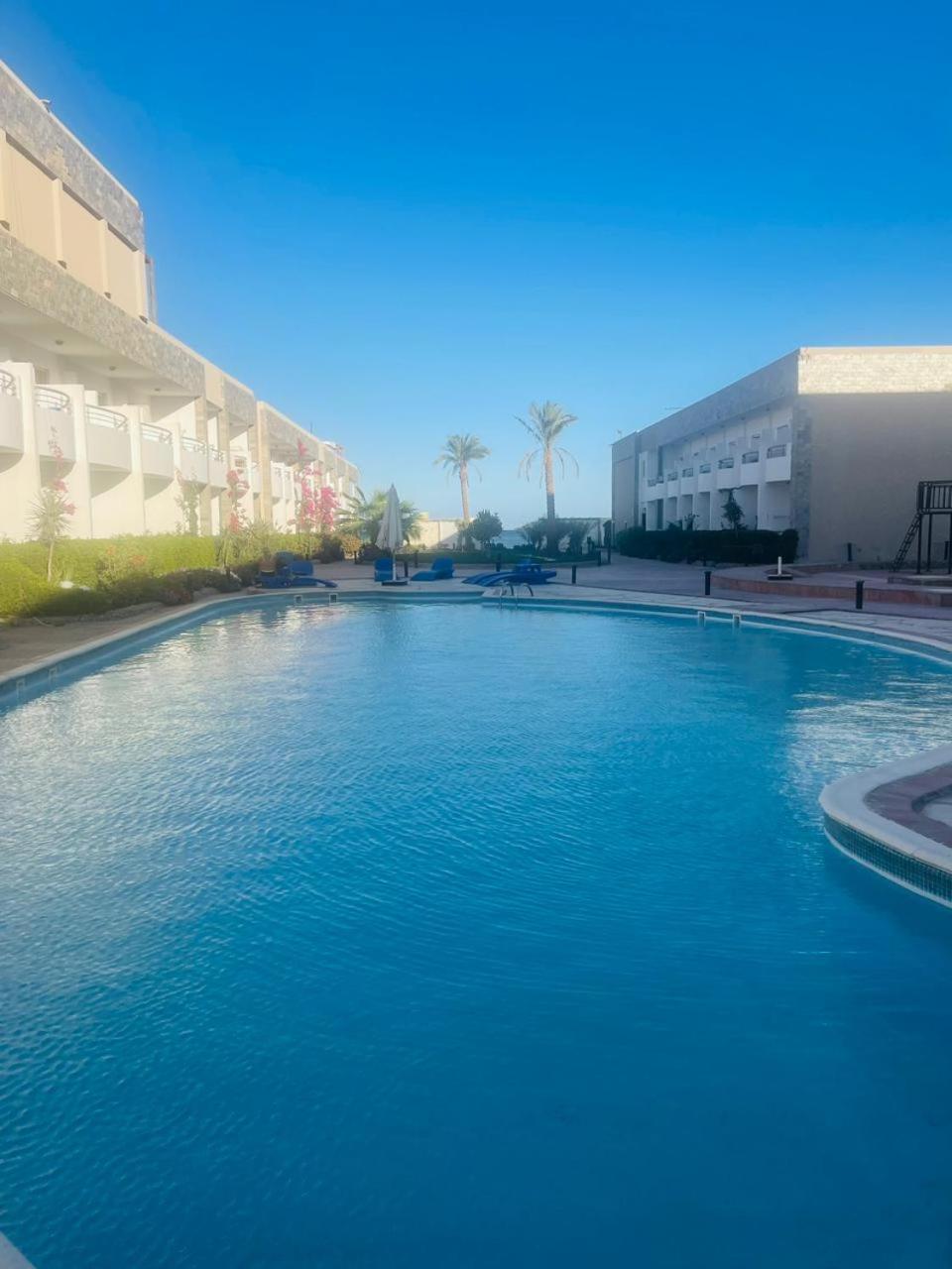 Cecelia Challet Aparthotel *