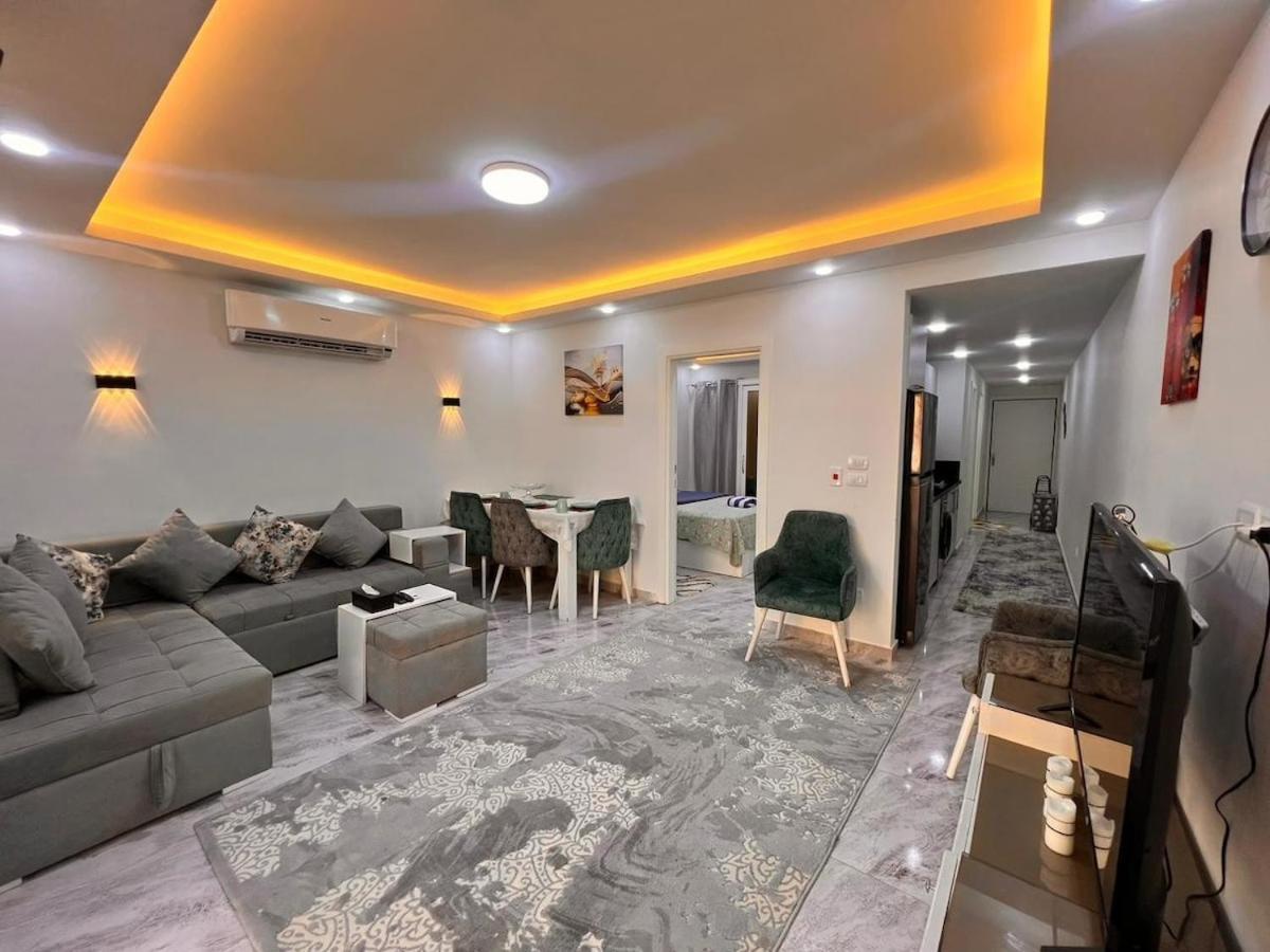 Amazing 2 Bedroom Selena Bay Apartment *