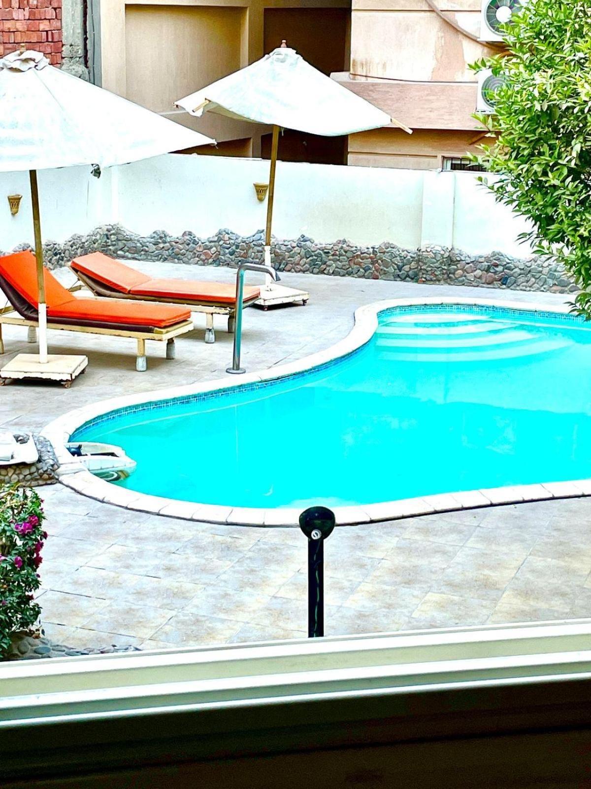 Charming - Paradise Awaits