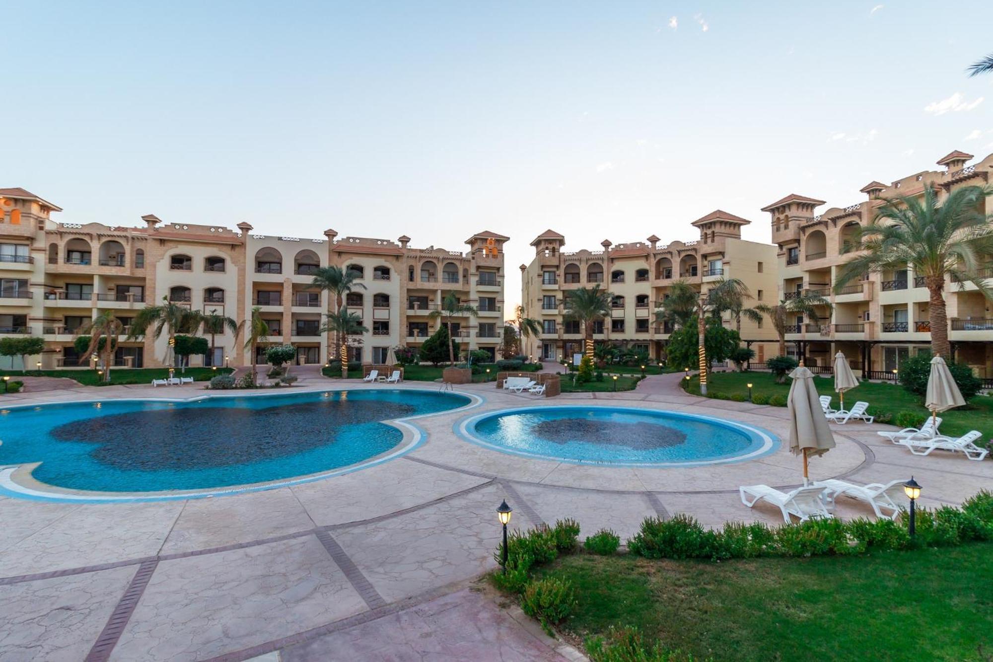 Resort-style Luxury With Pool And Sea View In Sahl Hasheesh *