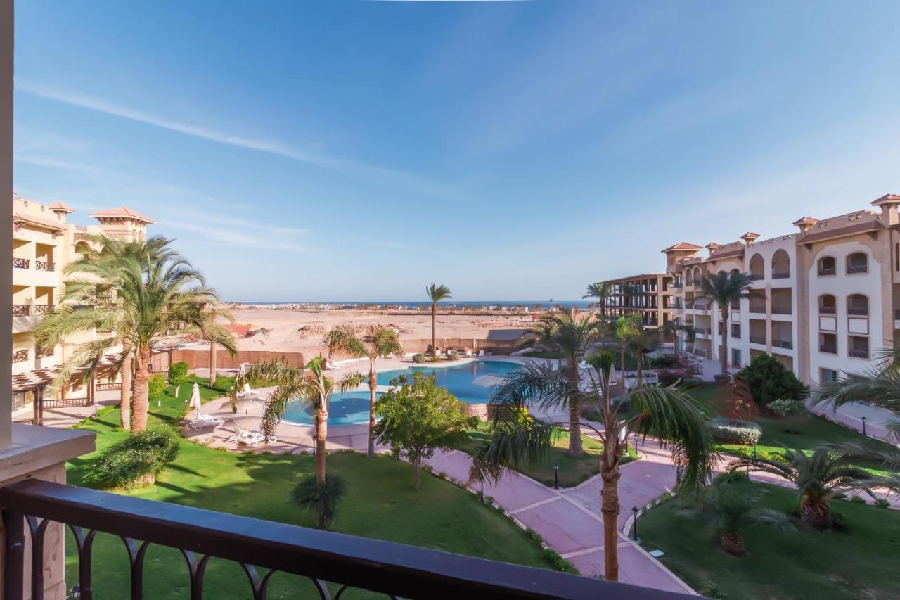 Resort-style Luxury With Pool And Sea View In Sahl Hasheesh