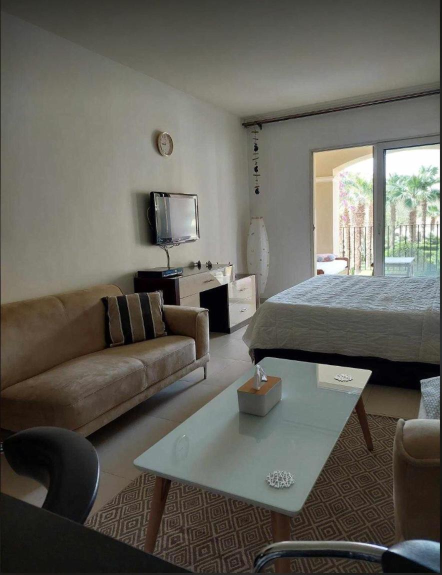 Stunning Pool View 1bed Private Access, Veranda Sahl Hasheesh