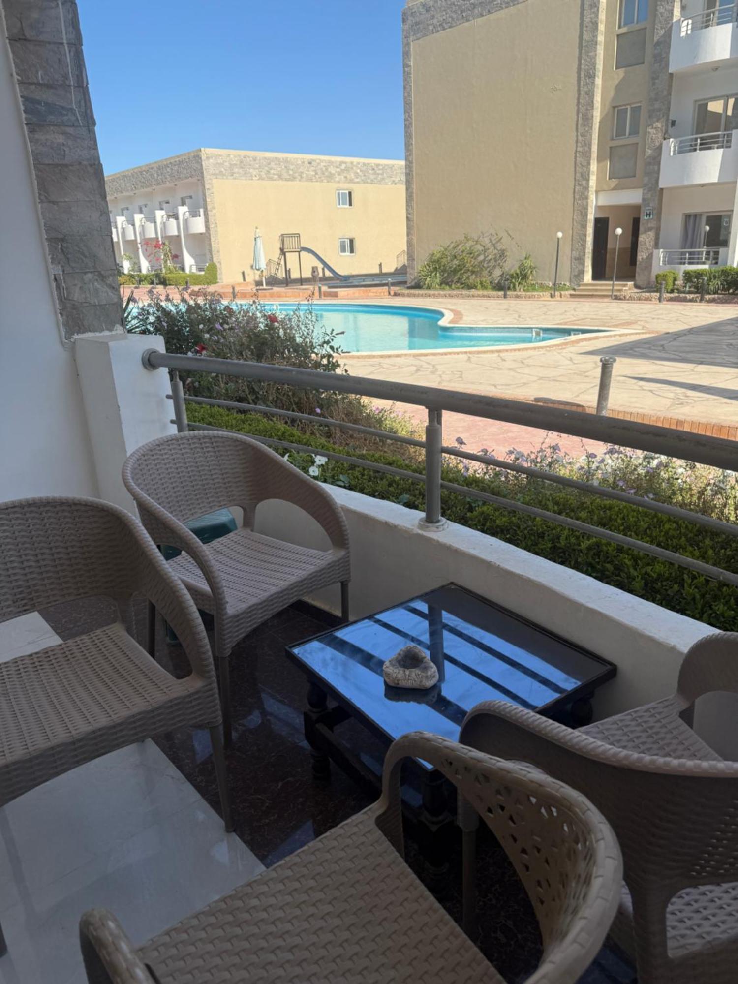 Schoene In Cecelia Resort, Am Pool,strand,nur Paare Und Familien Apartment