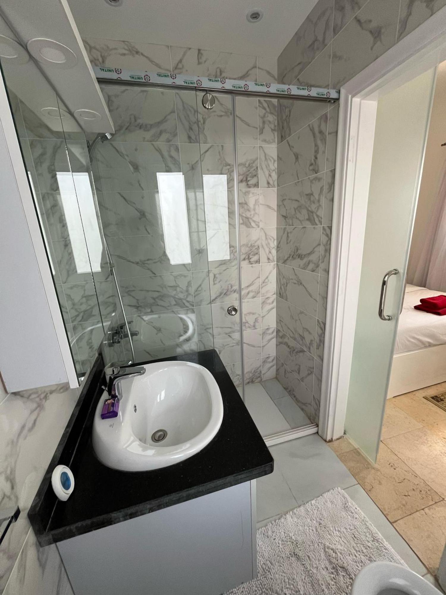 White 4 Bedroom Elgouna Heated Pool *