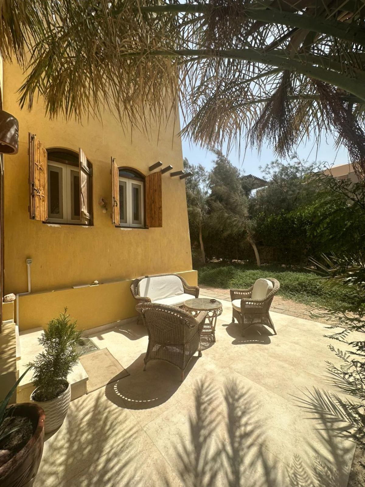 In Nubian , Behind Rihanna Appartement