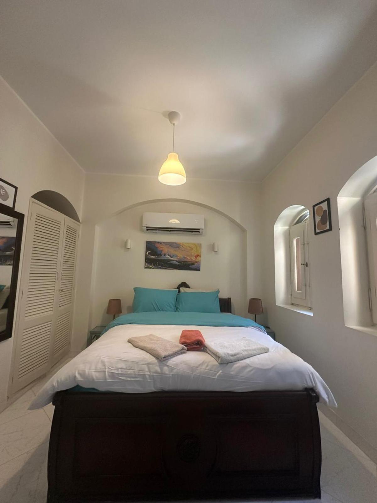 Appartement In Nubian , Behind Rihanna *