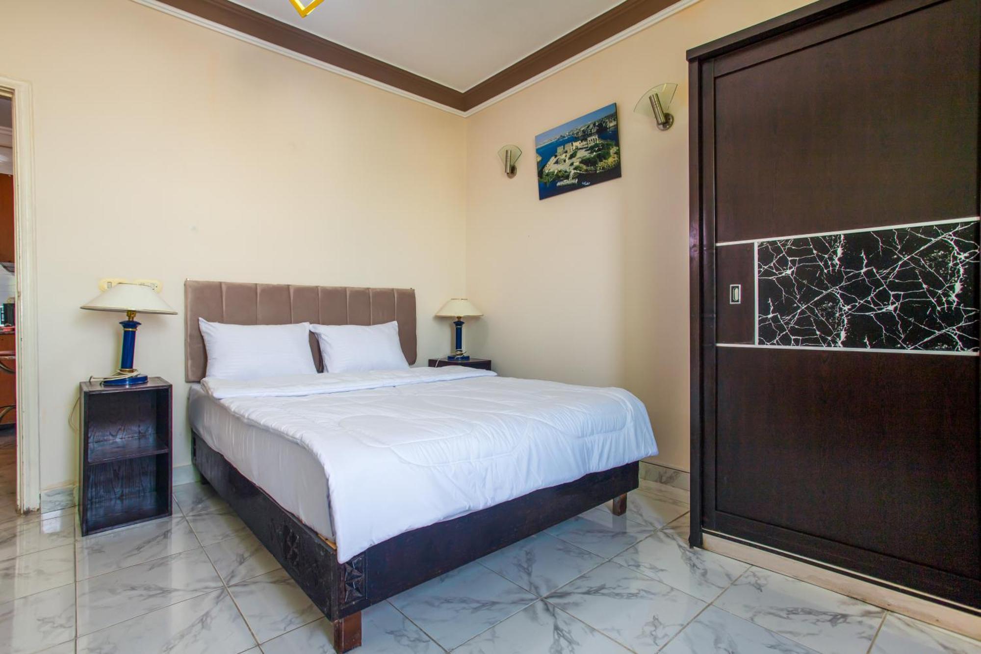 Apartment Spacious 1 Bedroom With Seaview!