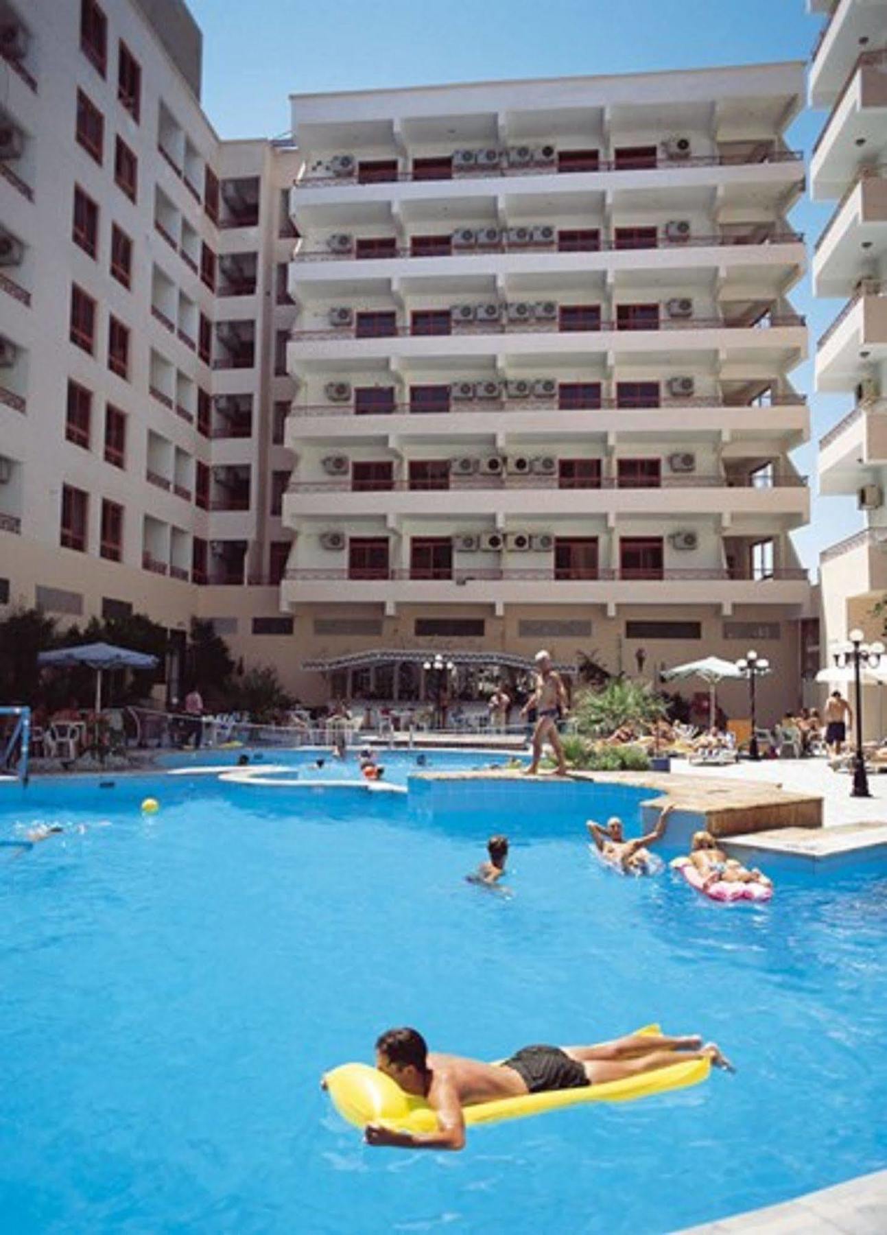 Empire Aqua Park 3*