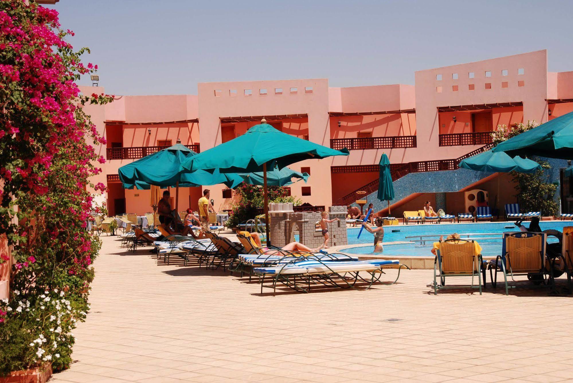 Blend Club Aqua Hotel 4*