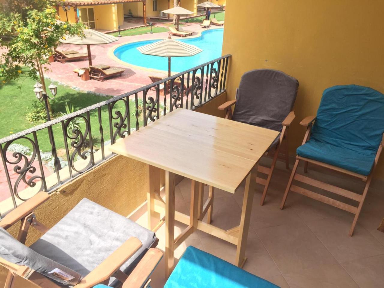 Pool View At British - Unit 02 Appartement