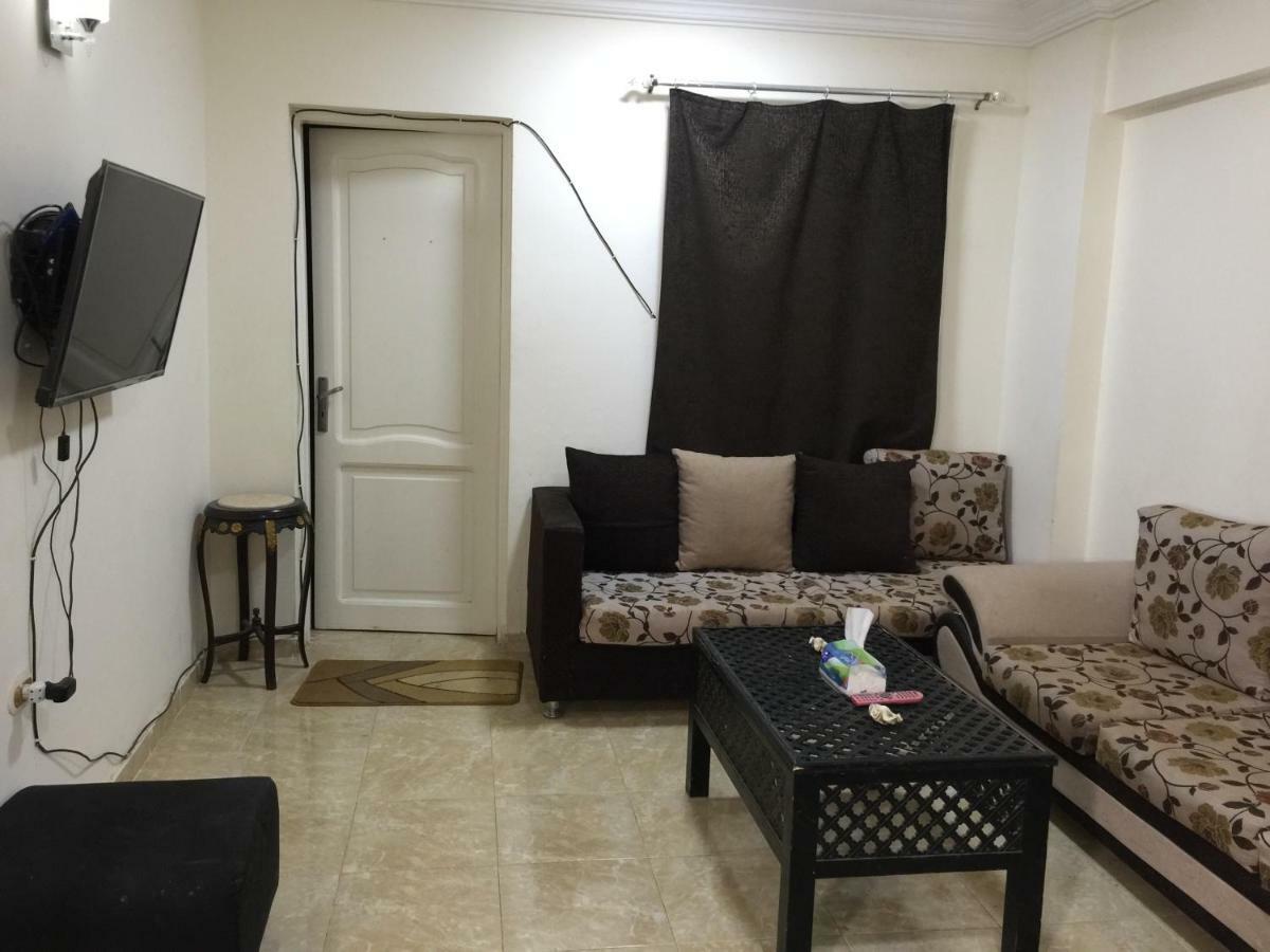 Apartment At Sheraton Road