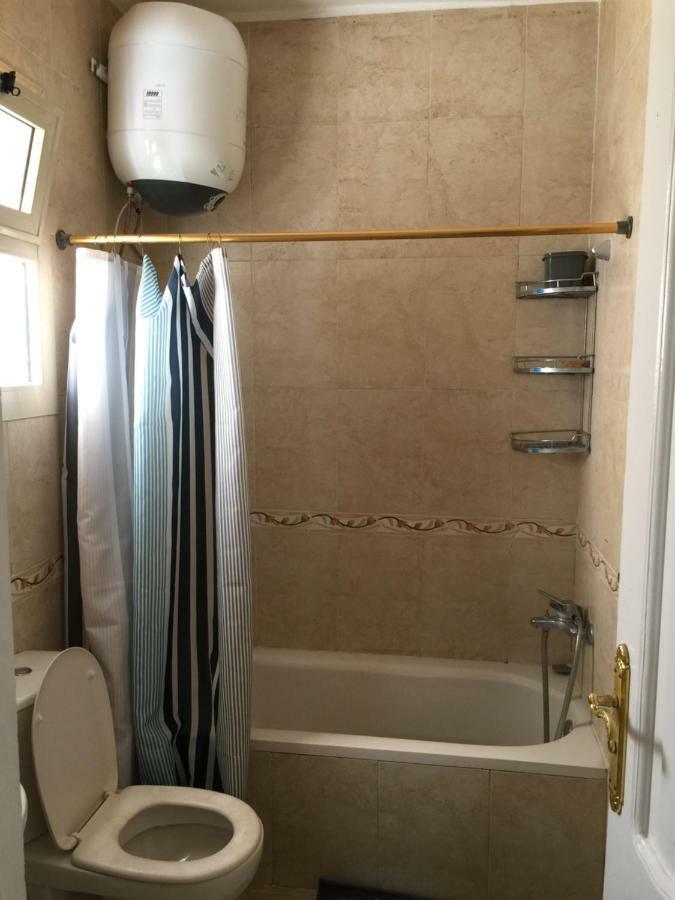 Apartment At Sheraton Road