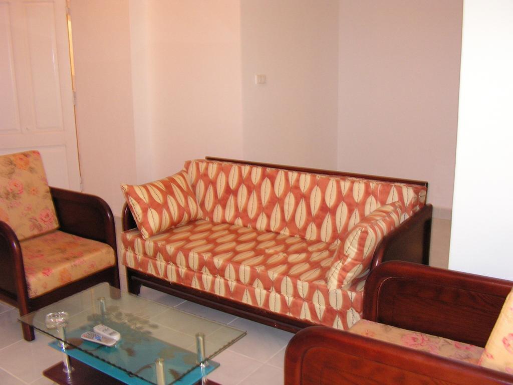 Paradise Hill Aparthotel