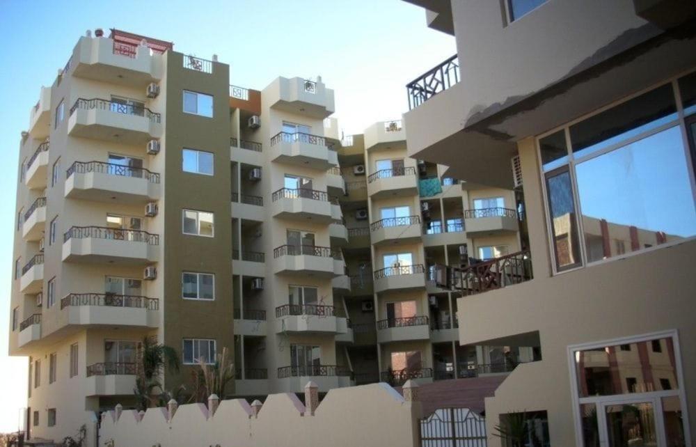 Paradise Hill Aparthotel 3*