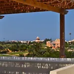 Villa With 5 Bedrooms & 4 Bathrooms - Private Heated Pool