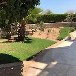 Villa With 5 Bedrooms & 4 Bathrooms - Private Heated Pool