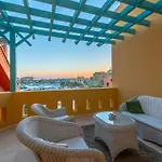 Heated Jacuzzi 2BR Apartment on Yacht view