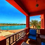 Taj Home, Amazing Pool And Lagoon View 2Bedrooms Apartment