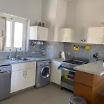 A Lovely 2 Bedroom Apartment At Waterside