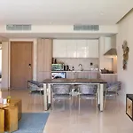 Elegant & Edgy 2 Bedroom W Beach & Pool Mangroovy