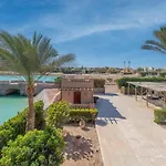 Chic 3Br Villa West Golf With Pool, Lagoon View & Guest House