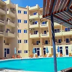 Apartment Paradise Plaza Near The Sea Redsealine