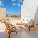 Modern 2-Bedroom Penthouse G-Cribs Pool View