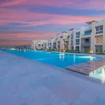 Mangroovy 2 Bedroom Sea View Apartment, Pool & Beach