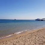 Apartment Paradise Plaza Near The Sea Redsealine