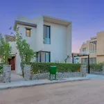 Light-Filled 4-Bedroom Villa In Tawila, El Gouna. Jacuzzi & Lagoon