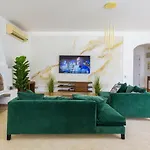 Beautiful 4 Bedroom White Villa With Heated Pool