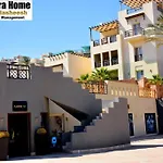 One-Bedroom Apartment Seaview