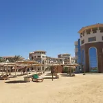 308E - Kitesurf Studios In Royal Beach
