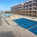 Selena Bay Resort - Premium Beach Apartment