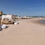 Luxurious Villa With Infinity Private Pool & Jacuzzi Over Sabina Island\'S Lagoon