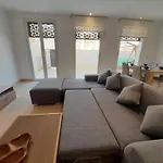 Nayah Stays, Beautiful 3-Bedroom Vacation Home