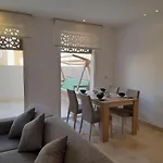 Nayah Stays, Beautiful 3-Bedroom Vacation Home