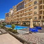 Studia Florenza Khamsin