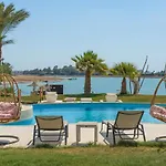 4 Bedroom Villa With Heated Pool, Jacuzzi & Lagoon View In Phase 4